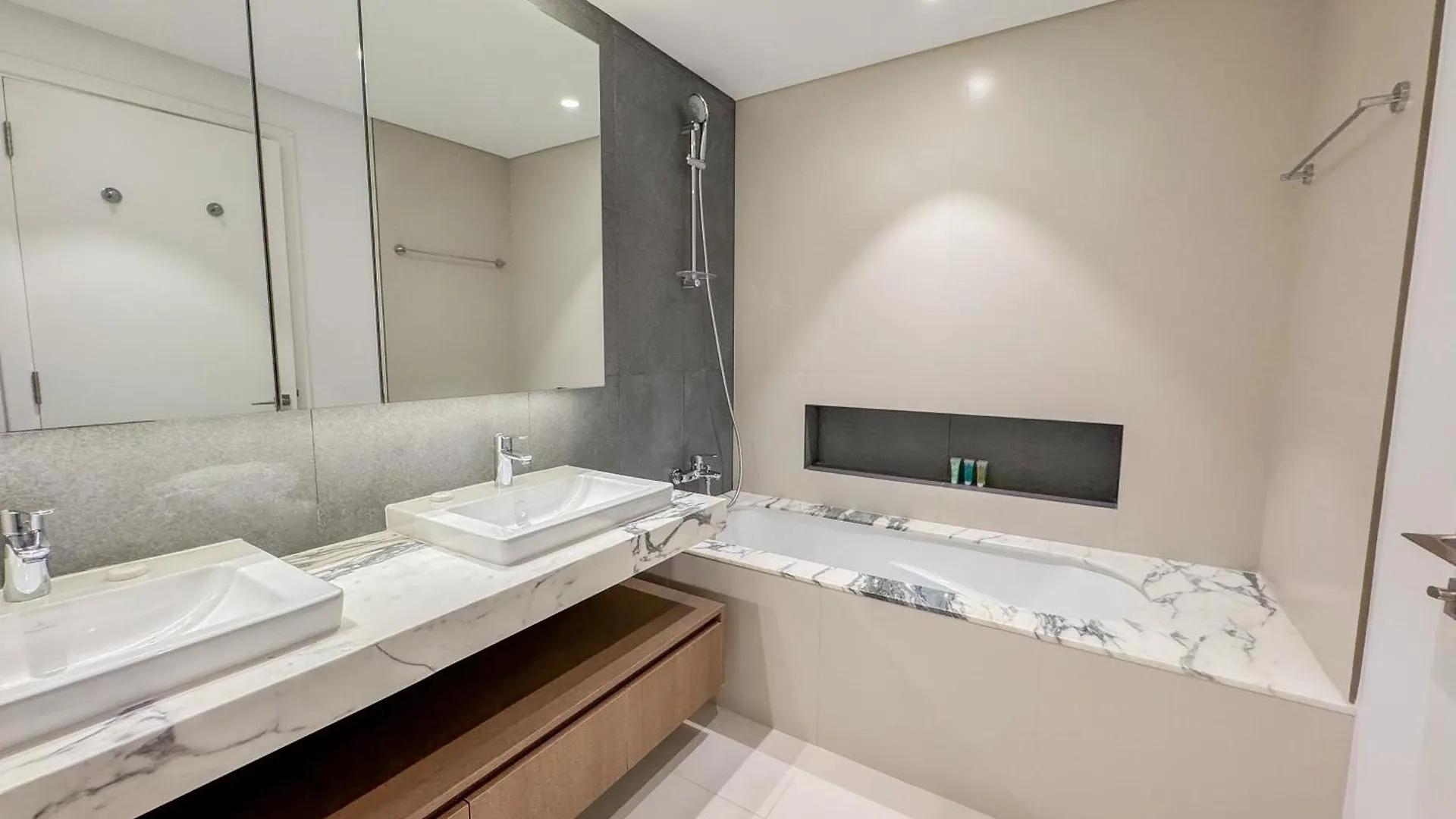 Like Home - 4104 Contemporary 2Bhk With Amazing Views Dubai